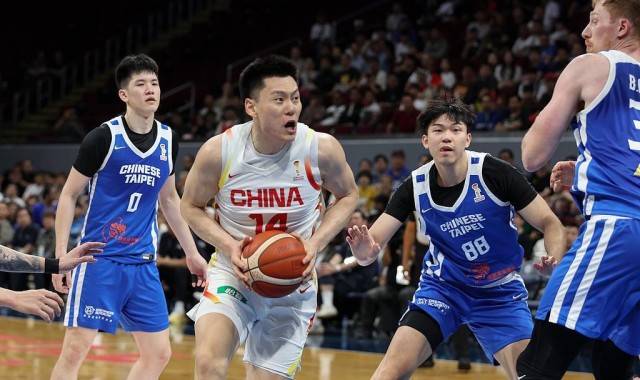 得锋线者赢比赛！9分11板+19分，国家队高光时刻，助力男篮大逆转