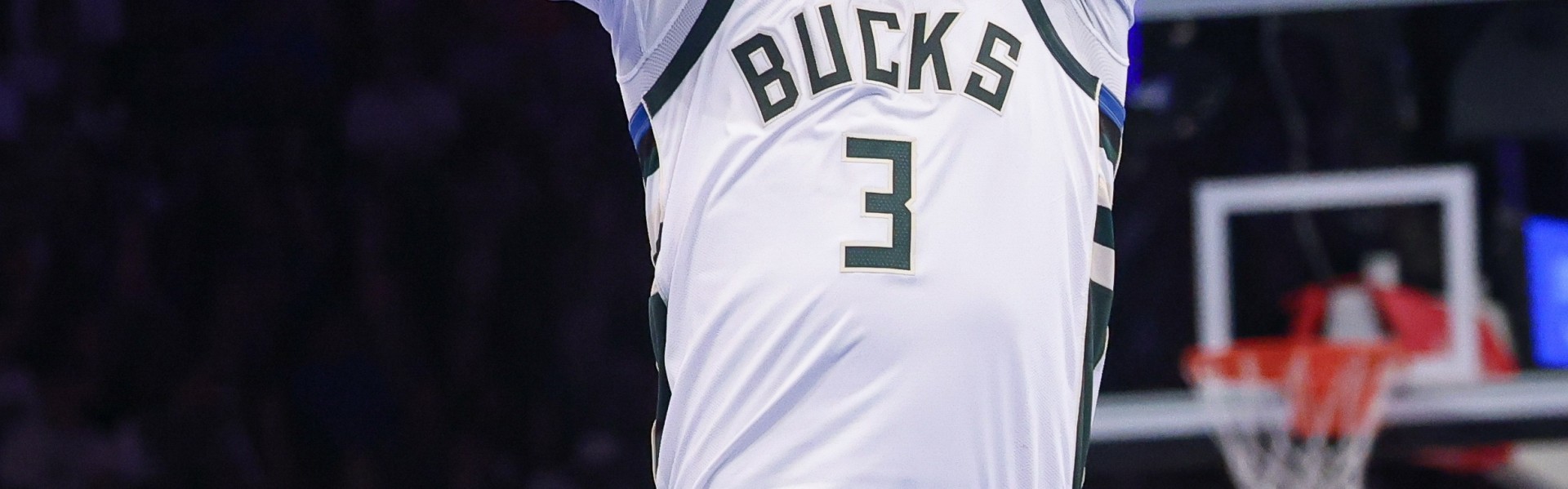 多多28官网-你真是白搭！特纳半场5次出手皆在外线 命中1球仅拿5分