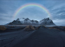 多多28官网-上海一非法营运司机 暴力冲卡撞伤辅警逃逸